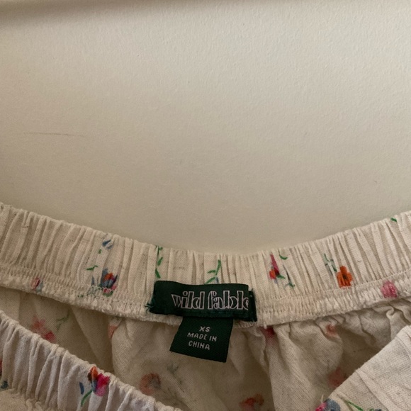 Wildfable ultra cropped floral tie front top puff sleeve - Picture 2 of 2